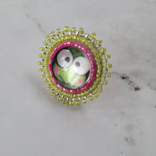 Load image into Gallery viewer, Frog Green and Pink Beaded Ring
