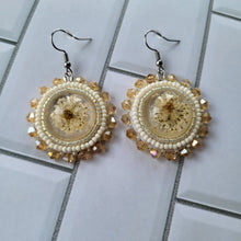 Load image into Gallery viewer, Cream Floral Beaded Earrings
